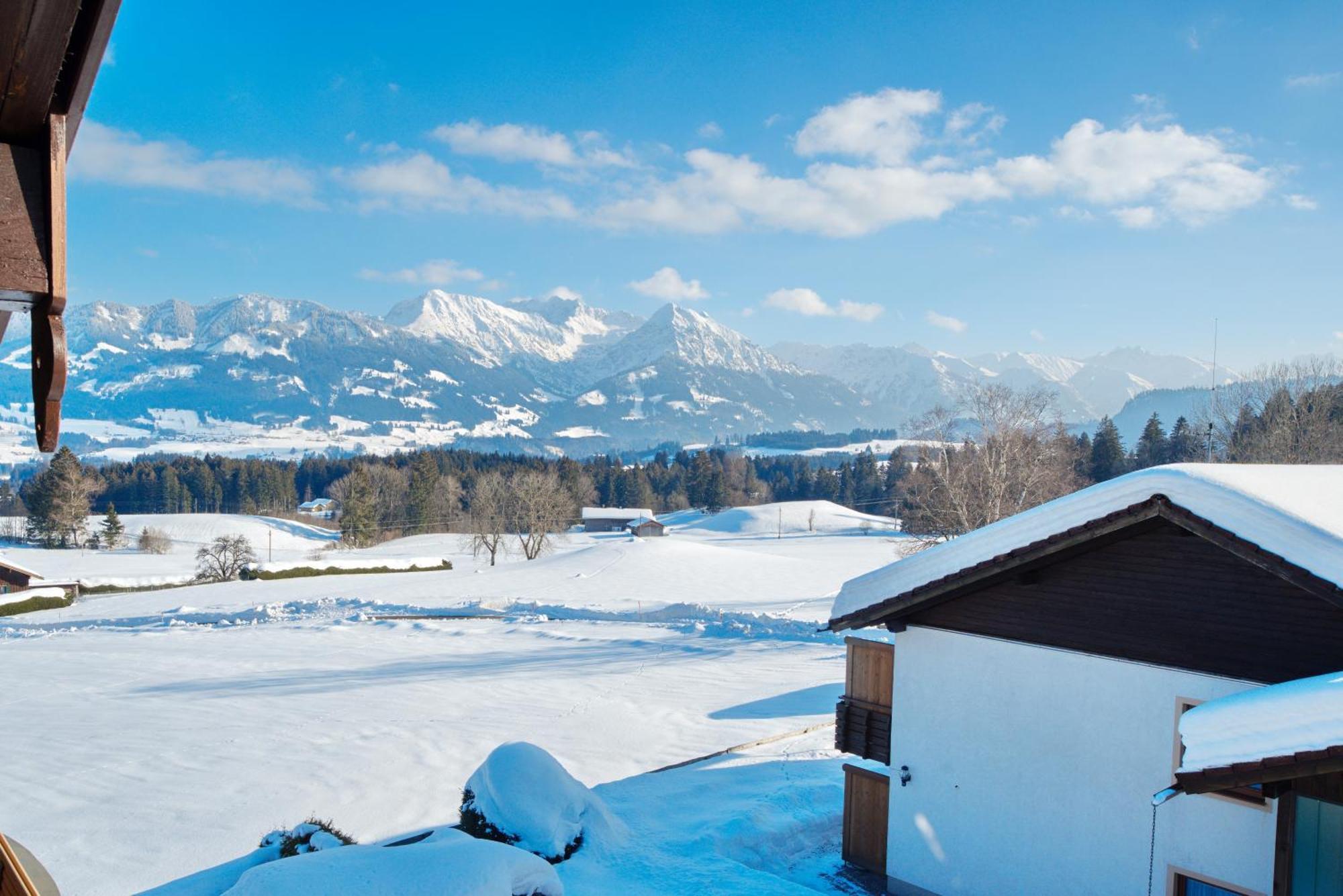 Gaestehaus Bergfrieden Болстерланг Екстериор снимка
